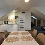Appartamento Sjesta Komfortowe Apartamenty, Prywatny Parking, Gratis Parking W Centrum Miasta Kudowa-Zdrój
