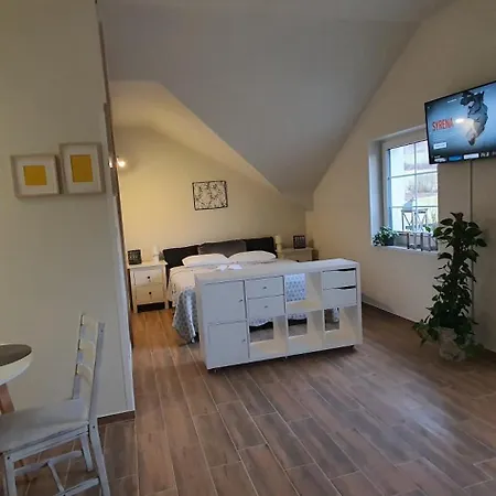 Appartamento Sjesta Komfortowe Apartamenty, Prywatny Parking, Gratis Parking W Centrum Miasta Kudowa-Zdrój